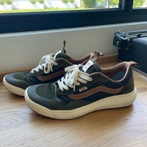 Vans UltraRange Green and Brown Retro Sneakers (UltraCush)